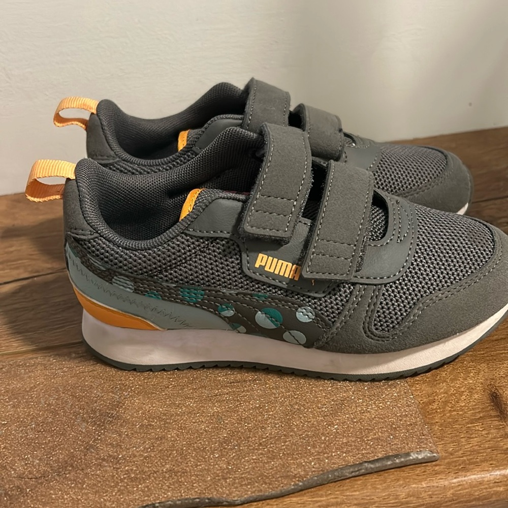 Kids puma sneakers size 13 C - used but decent condition